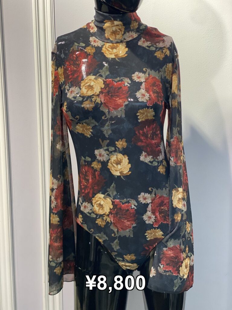 TOPS・ブラウス